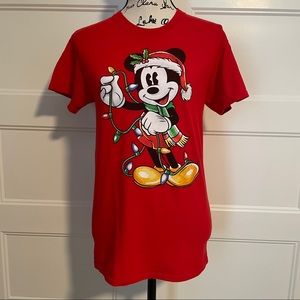 Disney Mickey Mouse Christmas tee size small